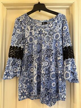 new directions Blue Floral Tunic with Black Lace Sleeve Detail